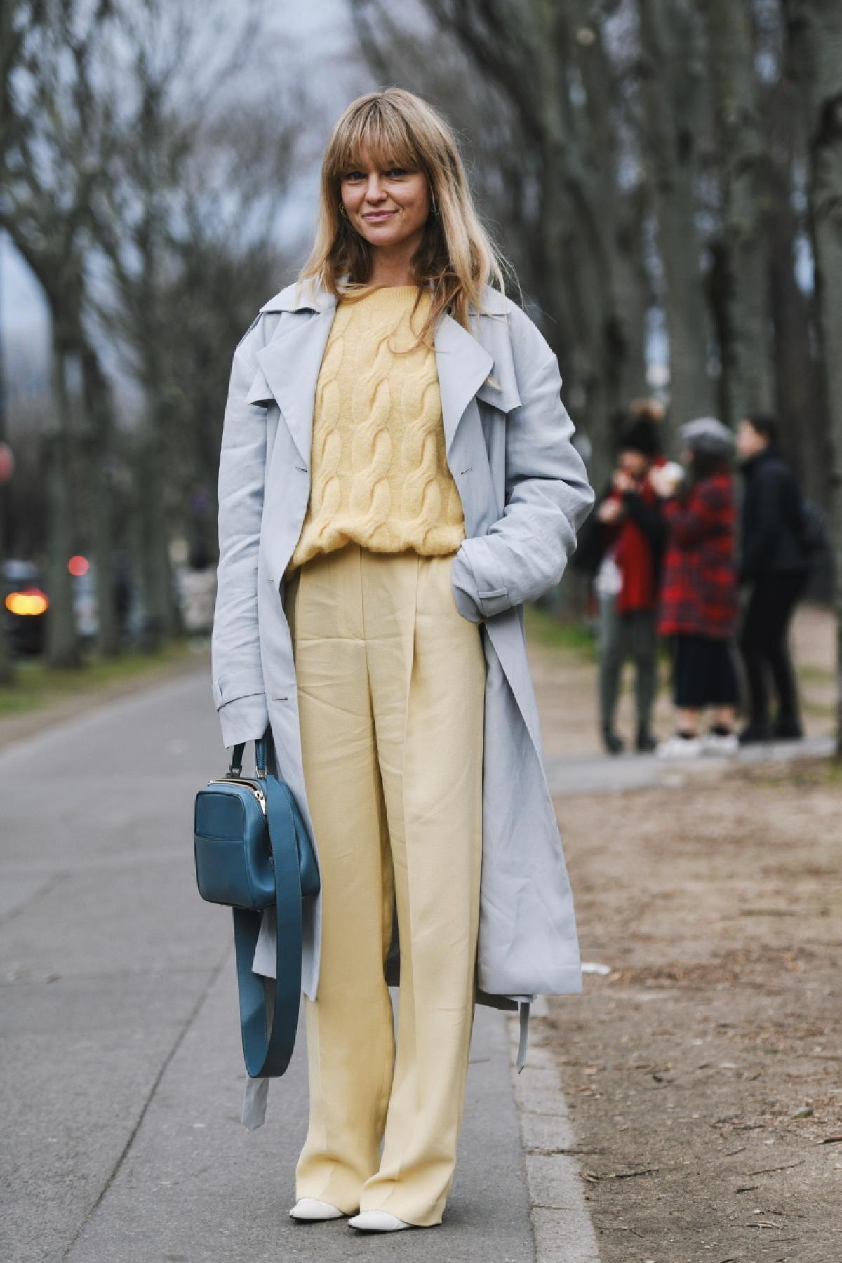 З чим носити пальто навесні 2023: яскраві фотоприклади