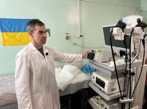 Фонды "Надія" и HopeUA оборудовали в прифронтовом госпитале кабинет гастроколоноскопии