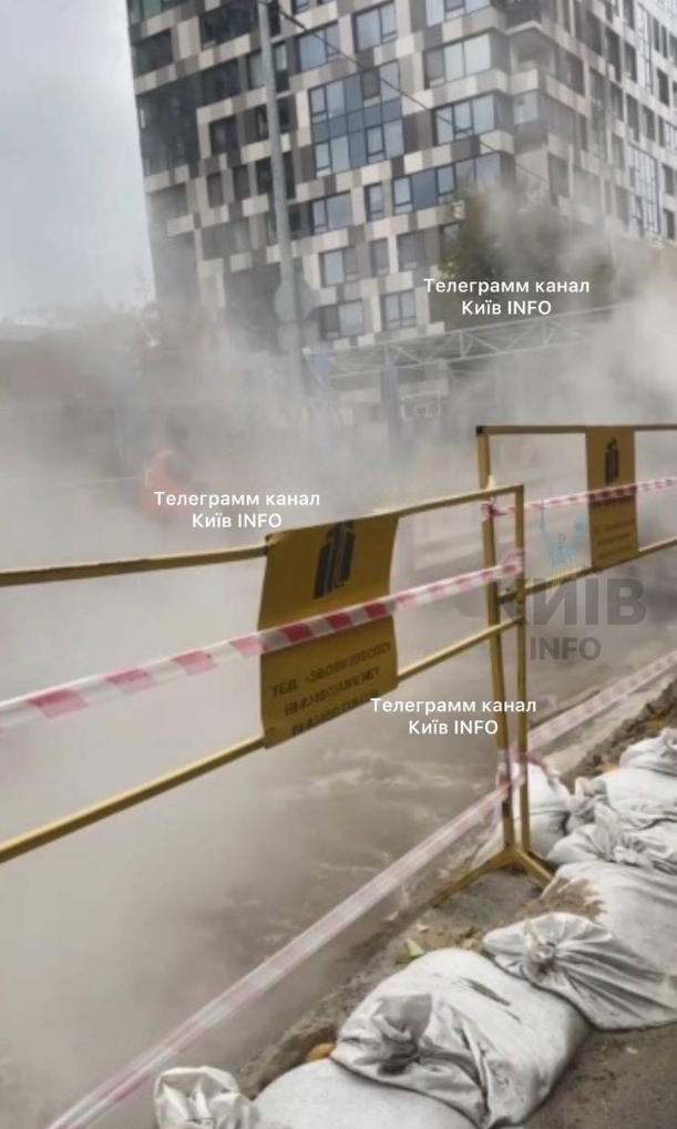 У Києві стався масштабний прорив труби з гарячою водою: що відомо