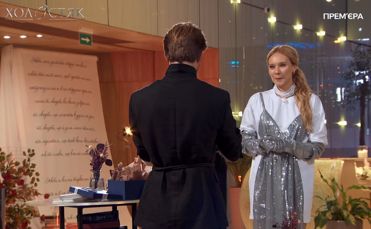 Перший поцілунок та побачення в ліжку. Як минув перший епізод "Холостяка" і кого обрав Терен