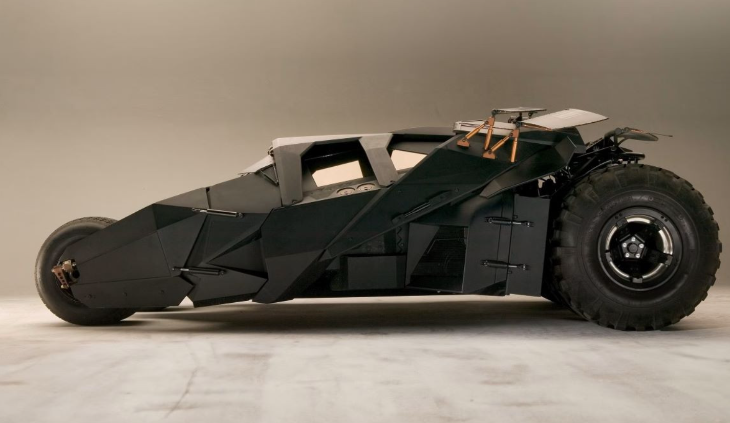 Бетмобіль Tumbler перетворили на серійне авто: опубліковані ціни та офіційні фото