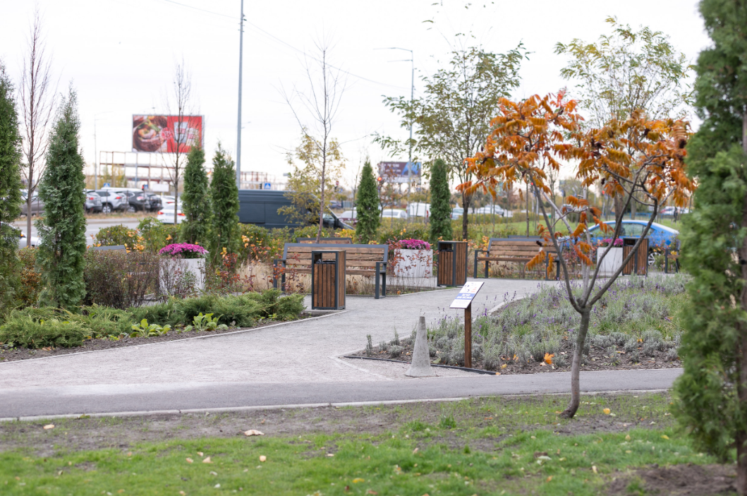 У Києві облаштували 10 нових мініскверів для перепочинку: адреси