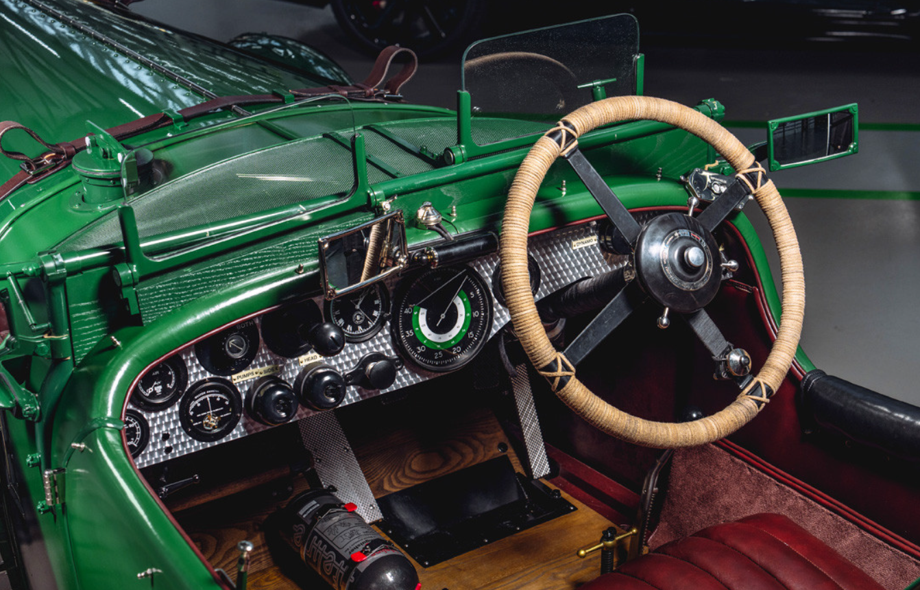 Майже через 100 років: Bentley відновив виробництво культового спортивного родстера