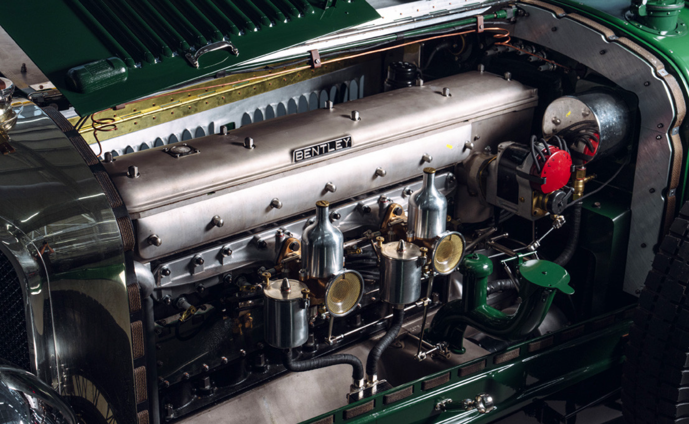 Майже через 100 років: Bentley відновив виробництво культового спортивного родстера