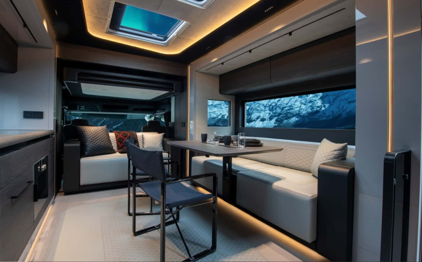 Площею з квартиру: Brabus представив розкішний будинок на колесах на базі Mercedes-Benz