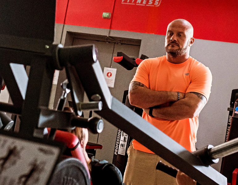 Умер Вячеслав Узелков