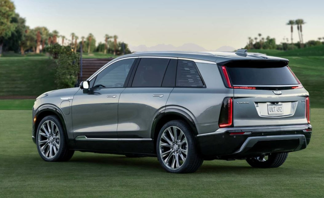 Cadillac официально показал электрический кроссовер Vistiq: названные цены и характеристики