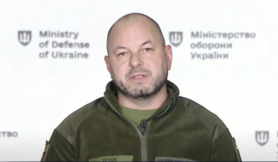 Скільки людей працює в ТЦК і чи є там військові: що кажуть у Міноборони