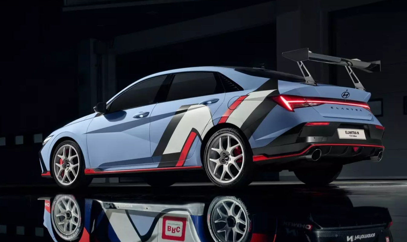 Для настоящих гонок: Hyundai Elantra получил спортивную версию