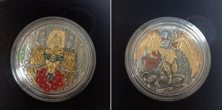 "Справжній скарб". На кордоні з Україною митники виявили унікальні срібні монети (фото)