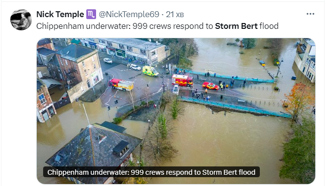 Реки вместо дорог. Последствия разрушительных наводнений в Великобритании (фото, видео)