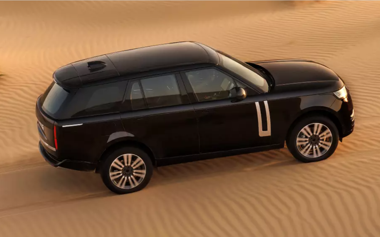 Електричний Range Rover повністю розсекретили на офіційних фотографіях