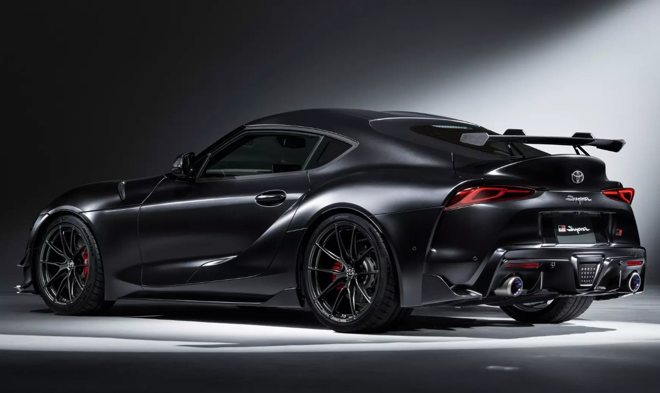 Toyota обновила классический суперкар: опубликованные фото и характеристики