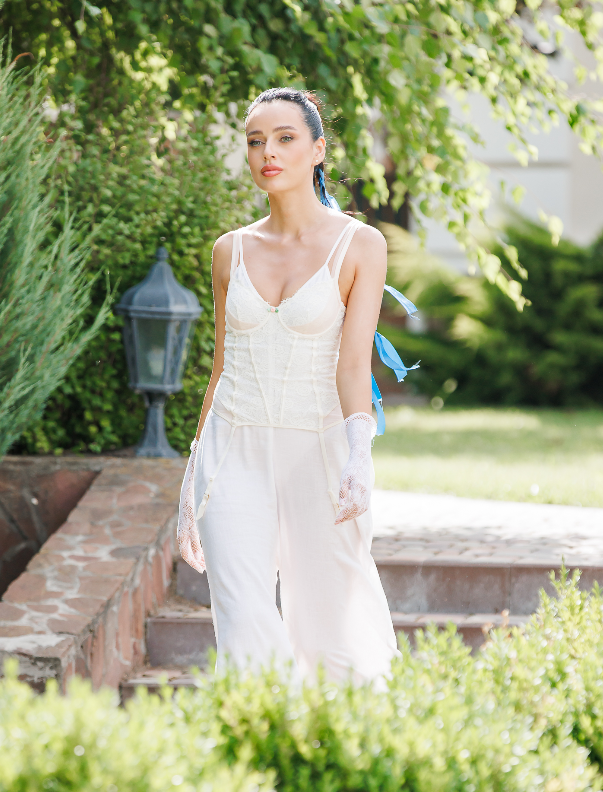 Ксенія з "Холостяка", яка несподівано залишила проект: До чого були перші троянди і гарні слова?