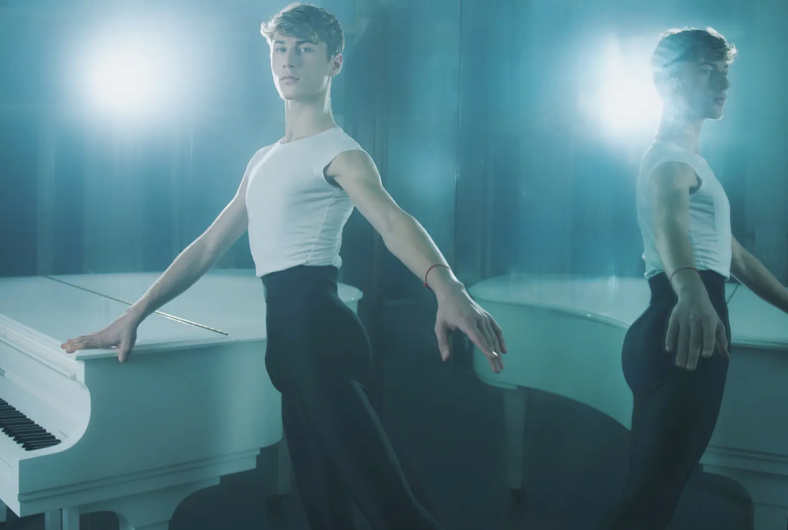 Екатерина Кухар снялась в очень красивой фотосессии со своими студентами