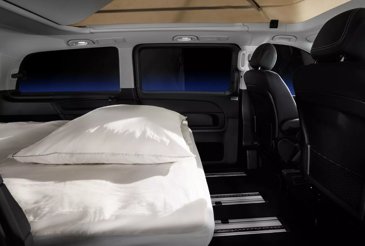 З двоспальним ліжком: Mercedes-Benz представив мінівен V-Class для подорожей