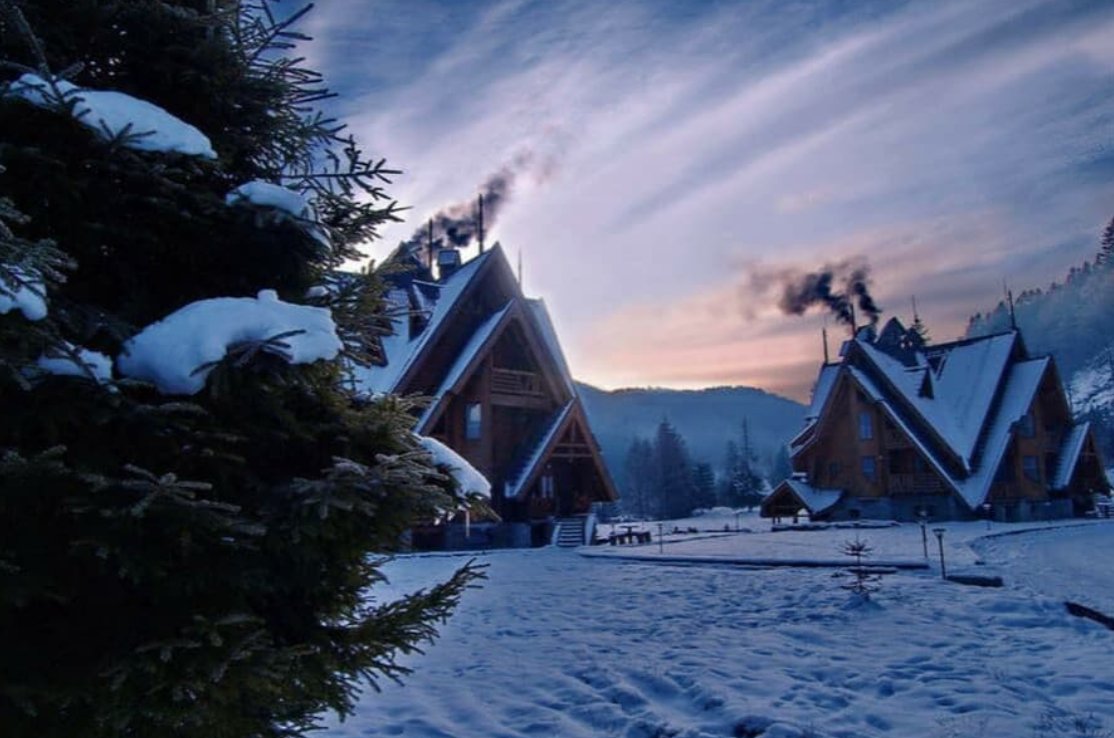В рази дешевше, ніж у Буковелі. 5 бюджетних локацій у Карпатах для відпочинку на Новий рік