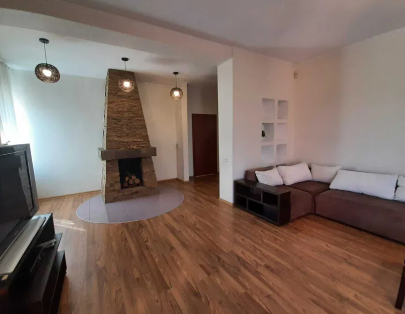 Від скромних варіантів до VIP. Скільки коштують будинки на Новий рік у Києві і передмісті