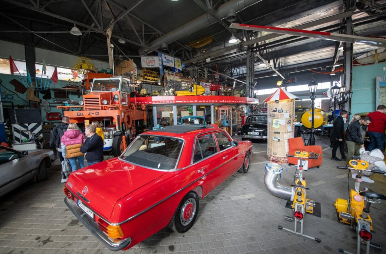 Найбільші автомобільні музеї України: де і як працюють