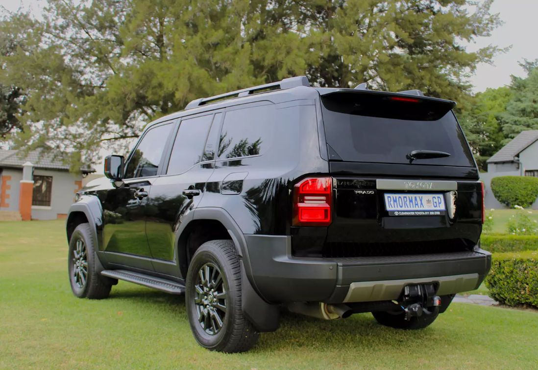 Новий позашляховик Toyota Land Cruiser отримав броньовану версію: подробиці