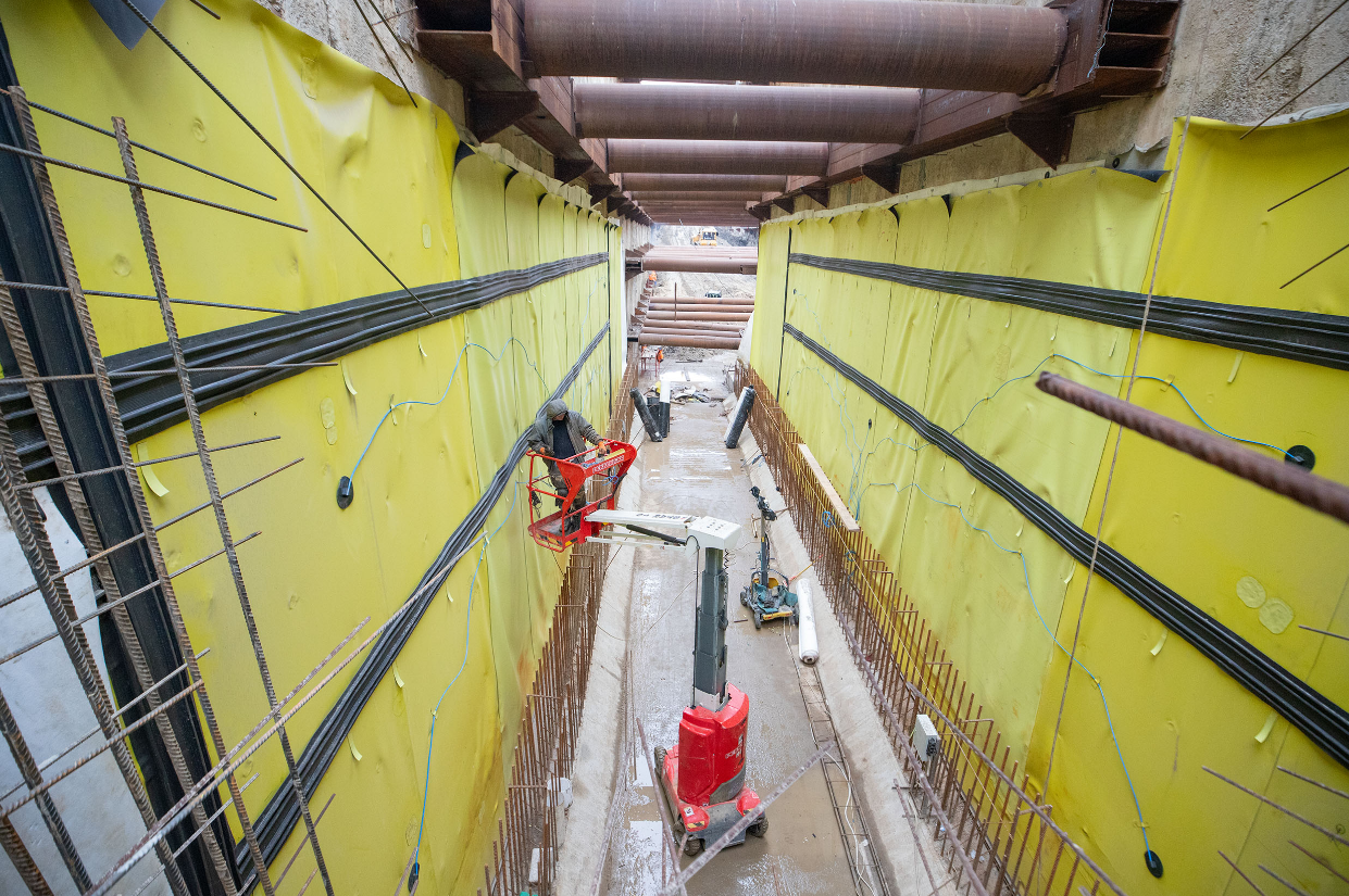 У КМДА показали, як будують метро на Виноградар (фото, відео)