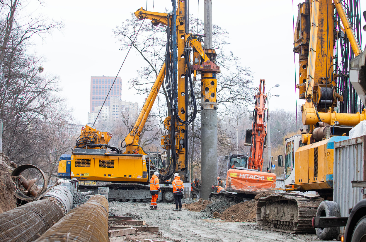 У КМДА показали, як будують метро на Виноградар (фото, відео)