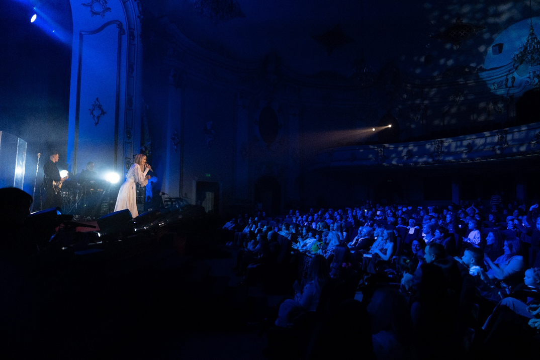 LOBODA у Ризі провела різдвяний концерт для дітей з особливими потребами