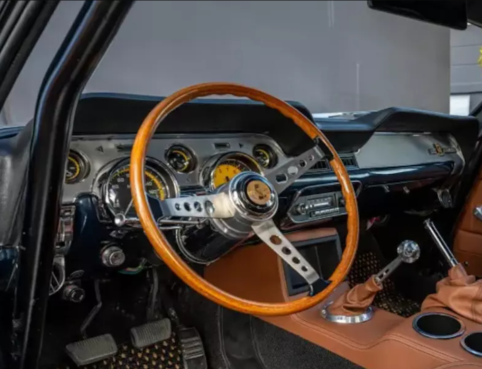 Класичний Ford Mustang перетворили на позашляховик