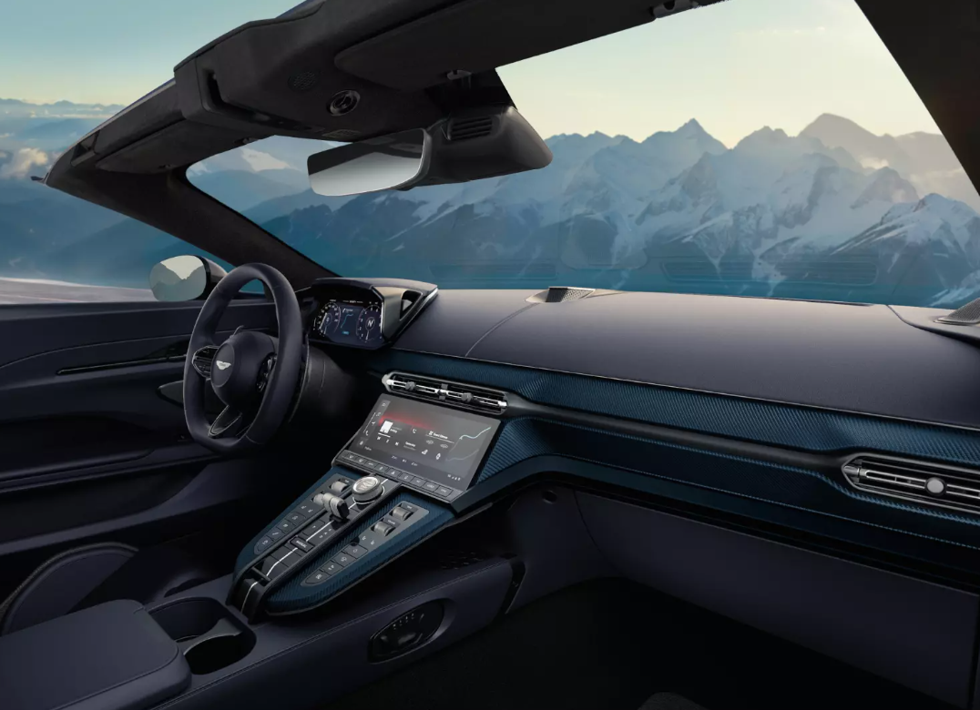 Суперкар Aston Martin Vantage отримав версію з м'яким дахом