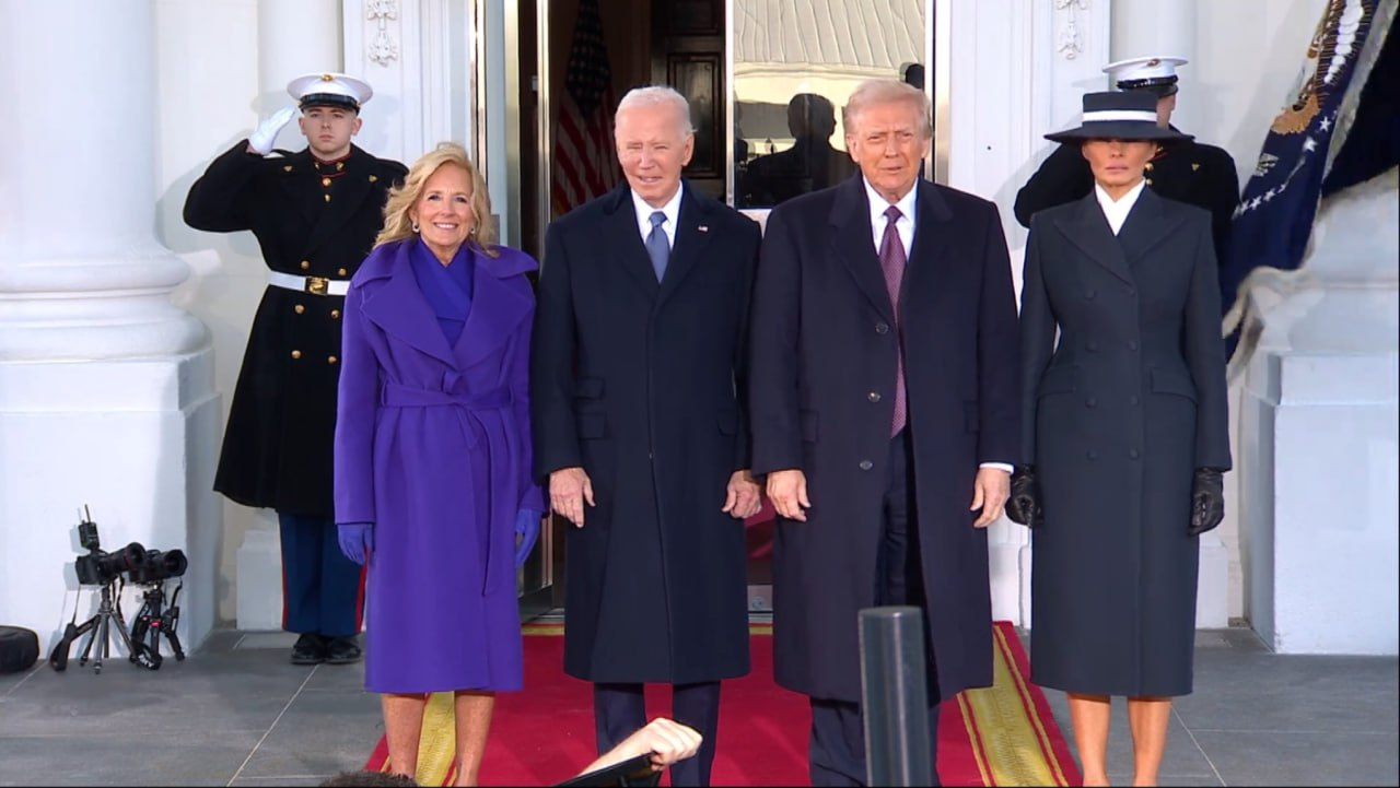 Трамп прибыл в Белый дом