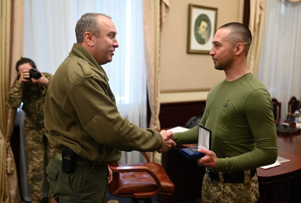 Захисник Зміїного: де зараз морпіх, якому приписують легендарну фразу про "русскій корабль"