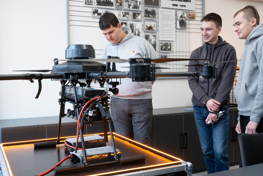 В Украине открыли лабораторию для подготовки инженеров будущего: о чем речь
