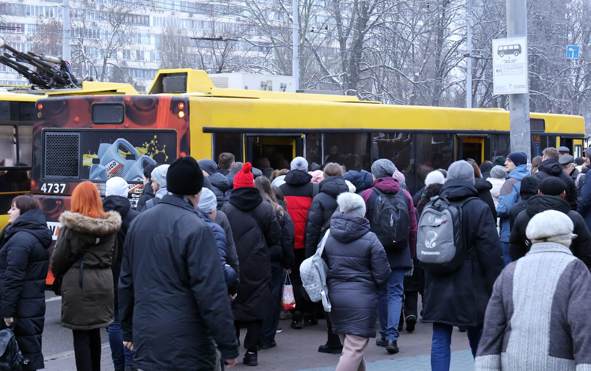 Изменения уже с сегодняшнего дня. Как в Киеве будет работать транспорт во время минуты молчания