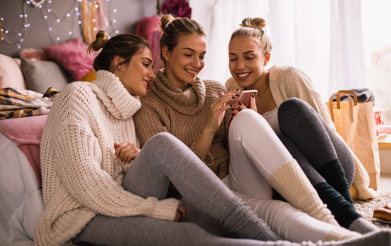 Боротьба за права чи відпочинок? Традиції 8 березня у різних країнах світу