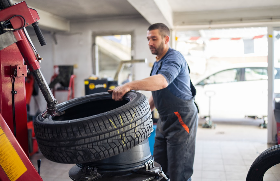Зимові шини на літній відпочинок: як їх правильно зберігати