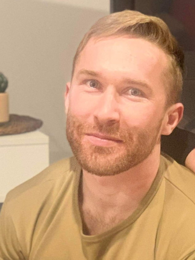 Віддав життя за Україну. У Києві попрощались із 28-річним бійцем з Нової Зеландії