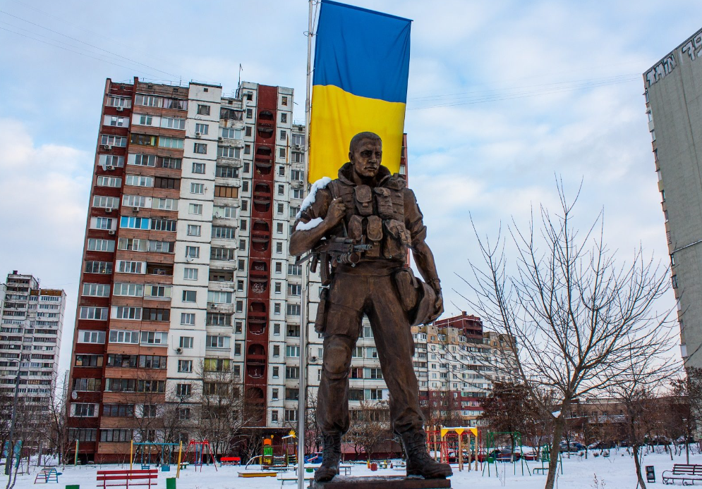 В Україні відзначають День добровольця. Історії тих, хто проміняв цивільне життя на фронт