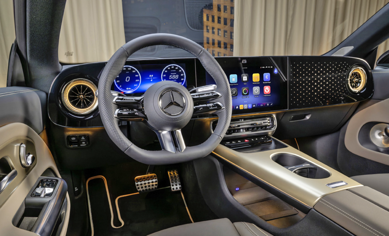 Mercedes-Benz офіційно представив стильний седан CLA: розкриті усі подробиці