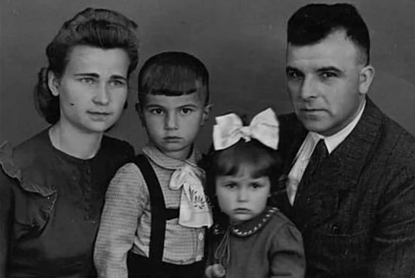 Легендарній Ліні Костенко виповнюється 95 років. Фото поетеси від юності до сьогодення