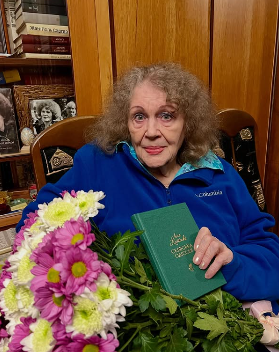 Легендарній Ліні Костенко виповнюється 95 років. Фото поетеси від юності до сьогодення