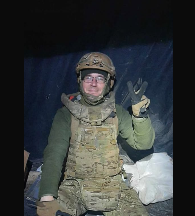 У Києві попрощались із Дмитром Бєндіковим. Як близькі згадують воїна і журналіста