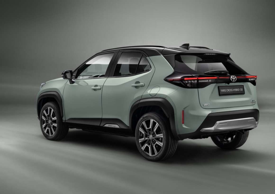 У світі ростуть черги на гібриди Toyota: у компанії назвали причину