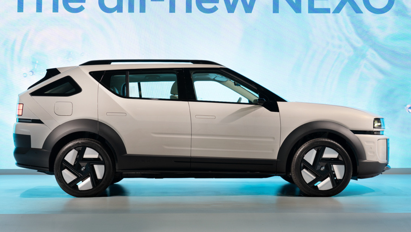 Hyundai презентував кросовер Nexo, що працює на водні