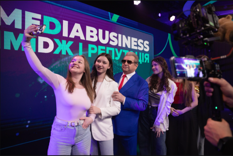 Поплавський презентував Освітній медіахаб