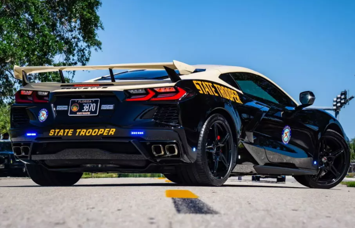 На службу поліції заступив суперкар Chevrolet Corvette Stingray