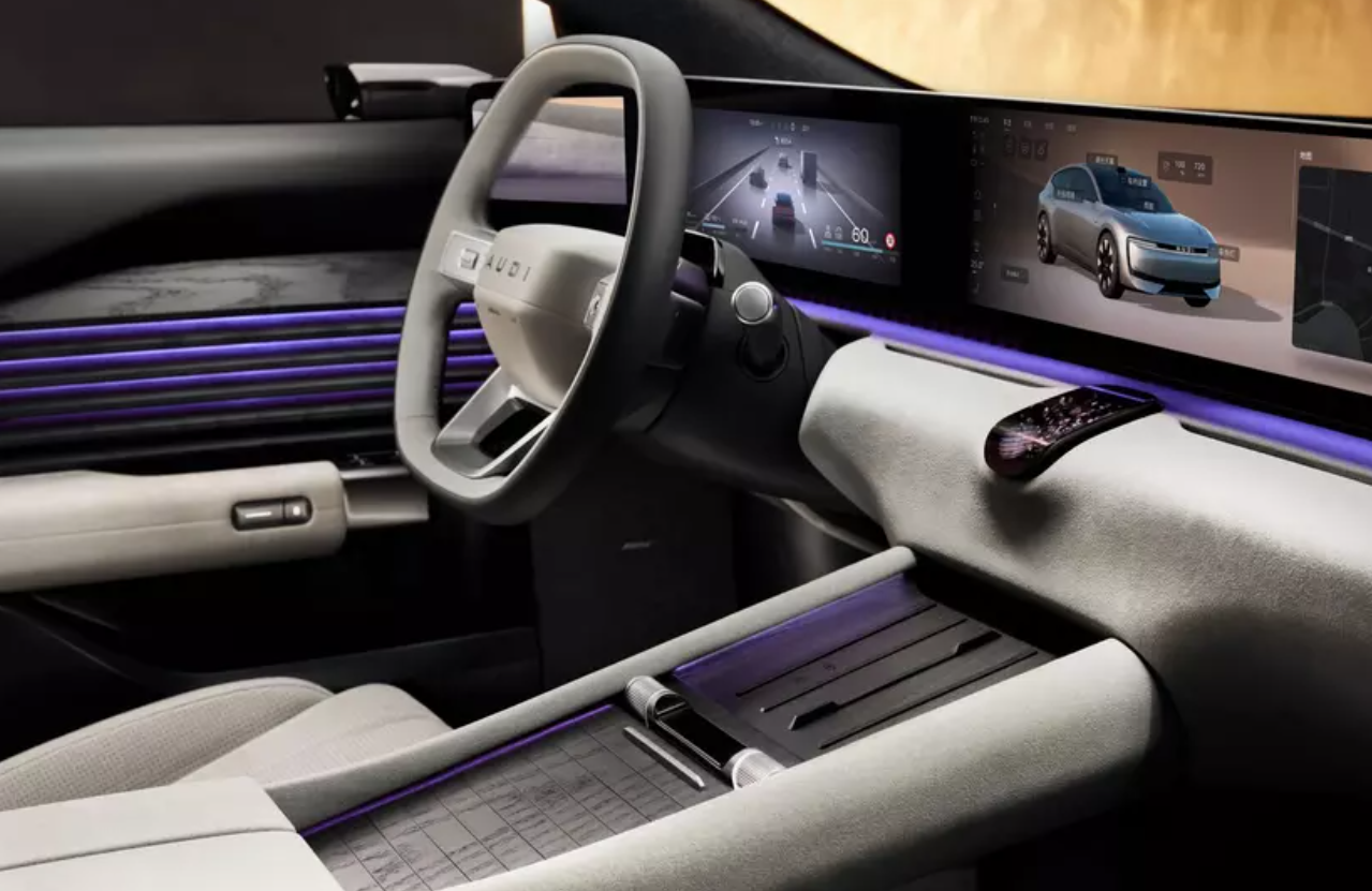 З революційною емблемою: Audi показав новий потужний універсал на електротязі