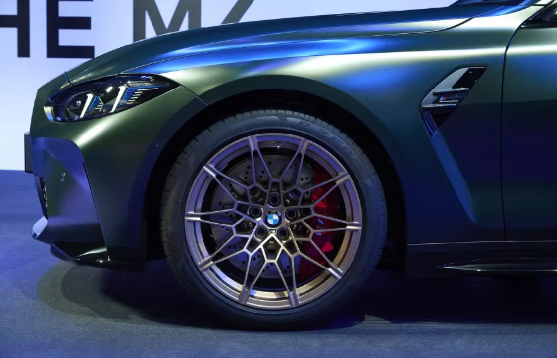 В честь легендарной трассы: BMW показала спецверсию спорткара M4 Competition