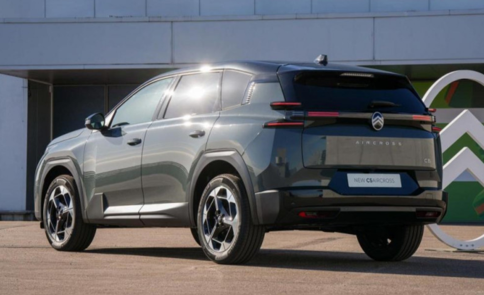 Новий кросовер Citroen C5 Aircross представили офіційно: розкриті усі харакеристики