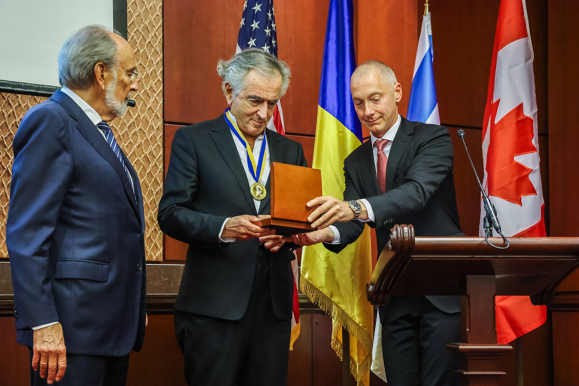 Ліна Костенко та Бернар-Анрі Леві стали лауреатами премії імені Митрополита Шептицького