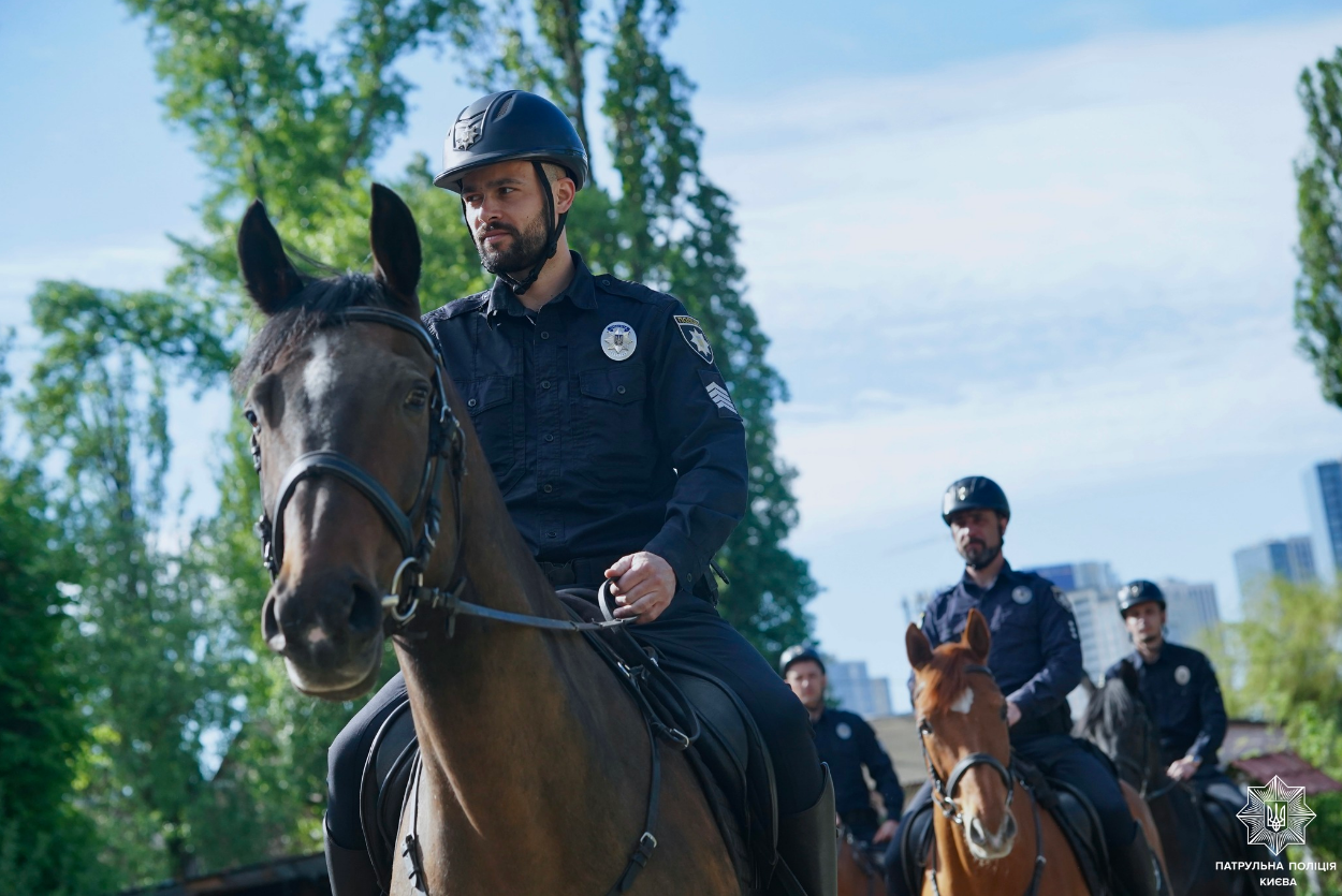 На вулицях України знову з'являться кінні патрулі: навіщо це потрібно